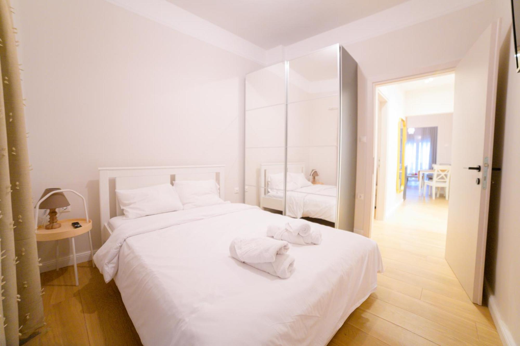 New Modern 2nd Floor Appartement